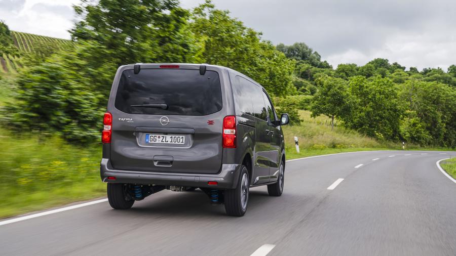  Opel Zafira Life 4x4 2019 года  (фото 2 из 20)